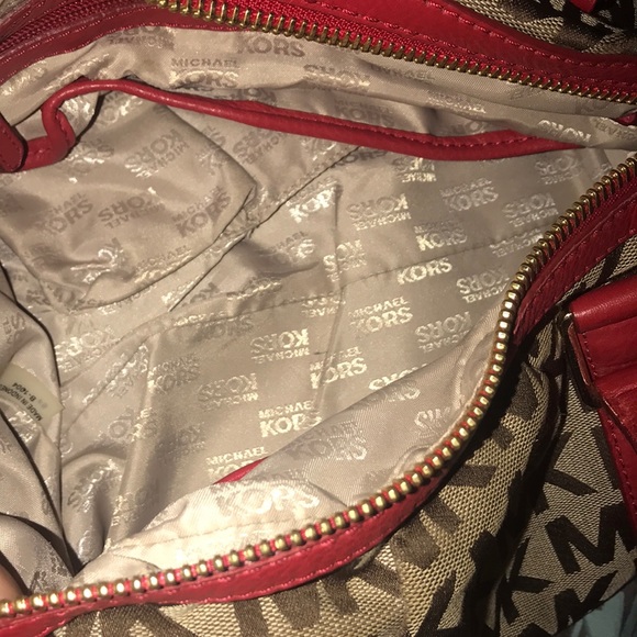 MK Purse - Picture 2 of 2